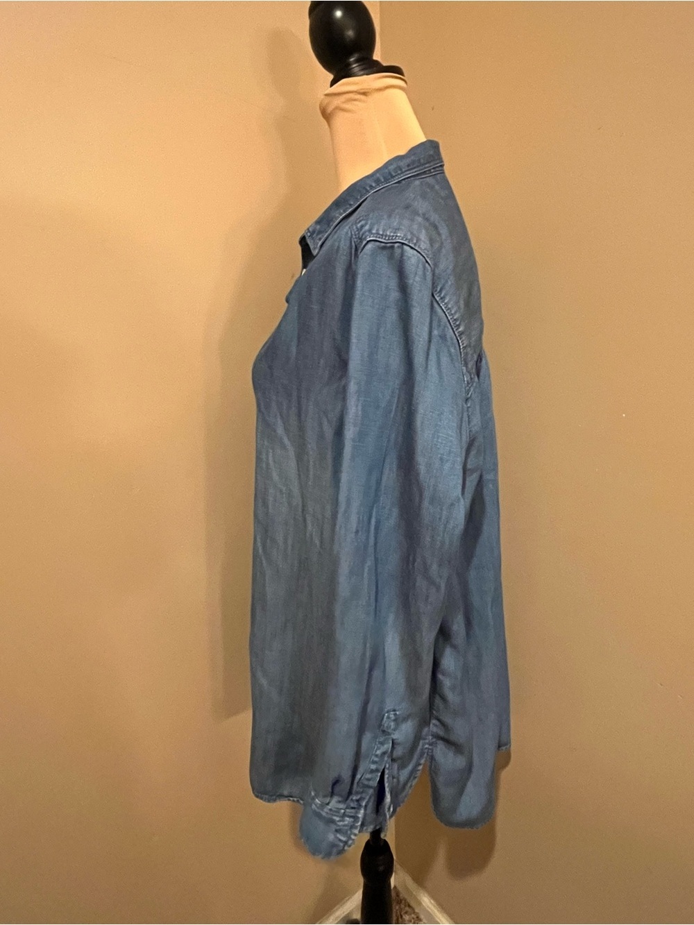LOFT Softened Chambray Light Denim  Blue Button-Down Shirt, size L - Picture 3 of 8